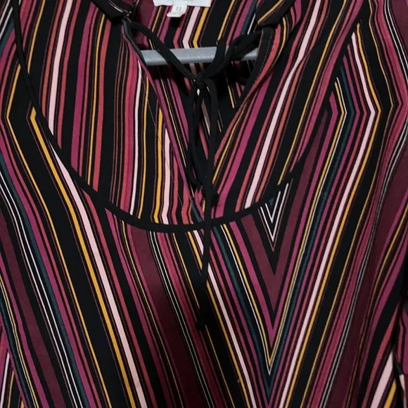 Top - Picture 2 of 3